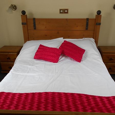 The Glan Yr Afon Inn Holywell  Kültér fotó