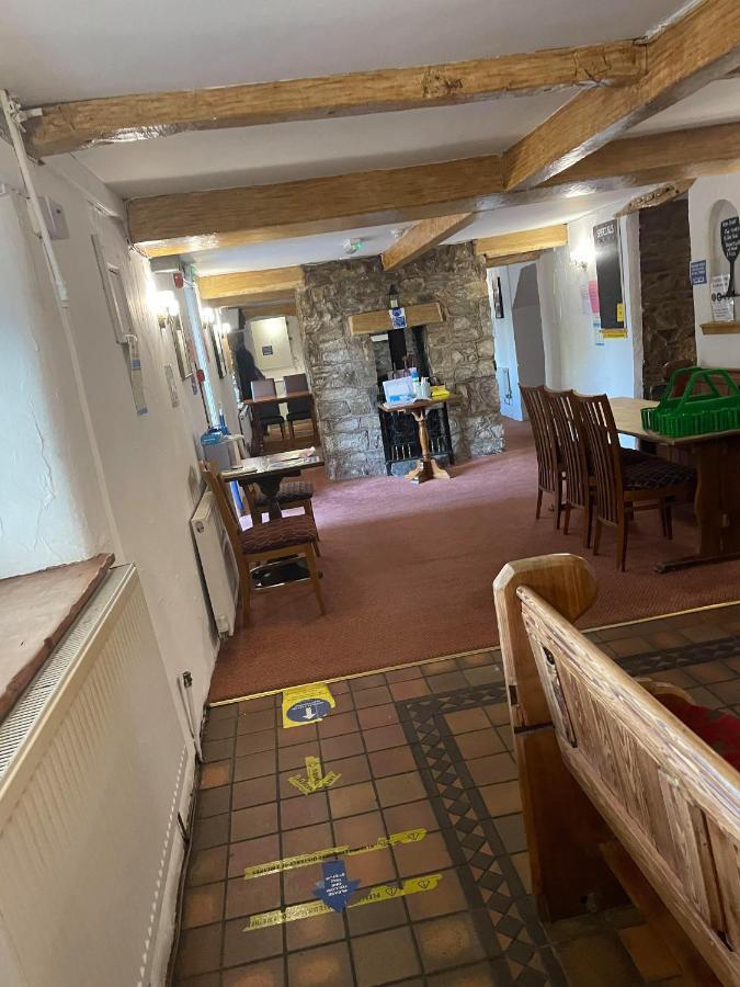 The Glan Yr Afon Inn Holywell  Kültér fotó