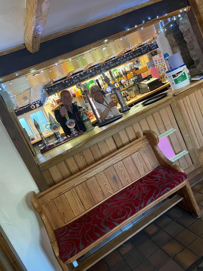 The Glan Yr Afon Inn Holywell  Kültér fotó