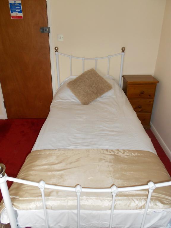 The Glan Yr Afon Inn Holywell  Szoba fotó