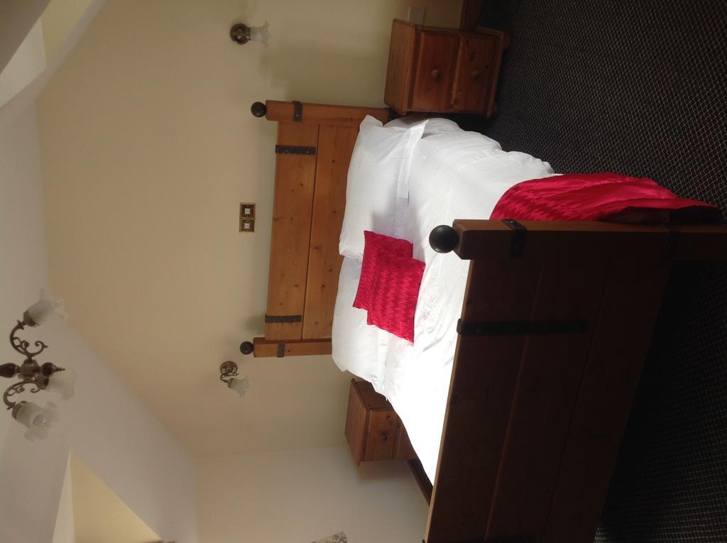 The Glan Yr Afon Inn Holywell  Szoba fotó