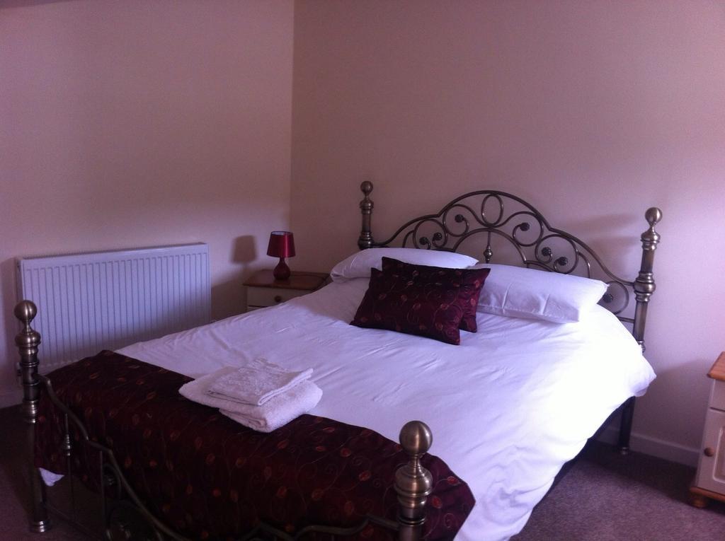 The Glan Yr Afon Inn Holywell  Szoba fotó
