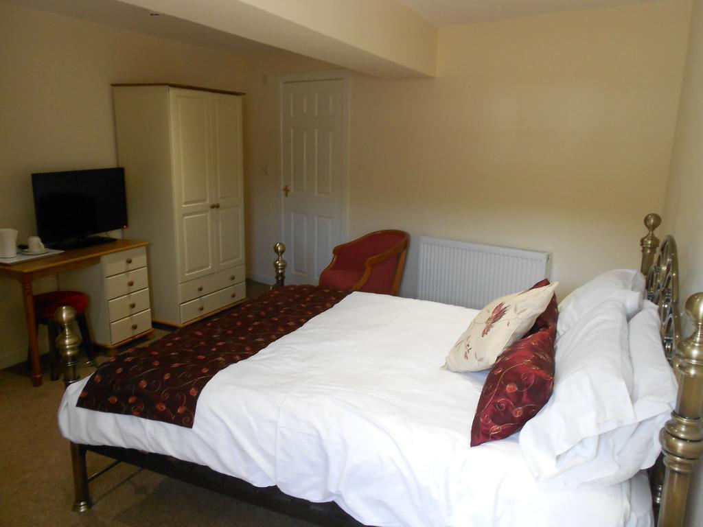 The Glan Yr Afon Inn Holywell  Kültér fotó