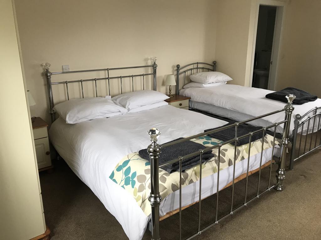 The Glan Yr Afon Inn Holywell  Kültér fotó