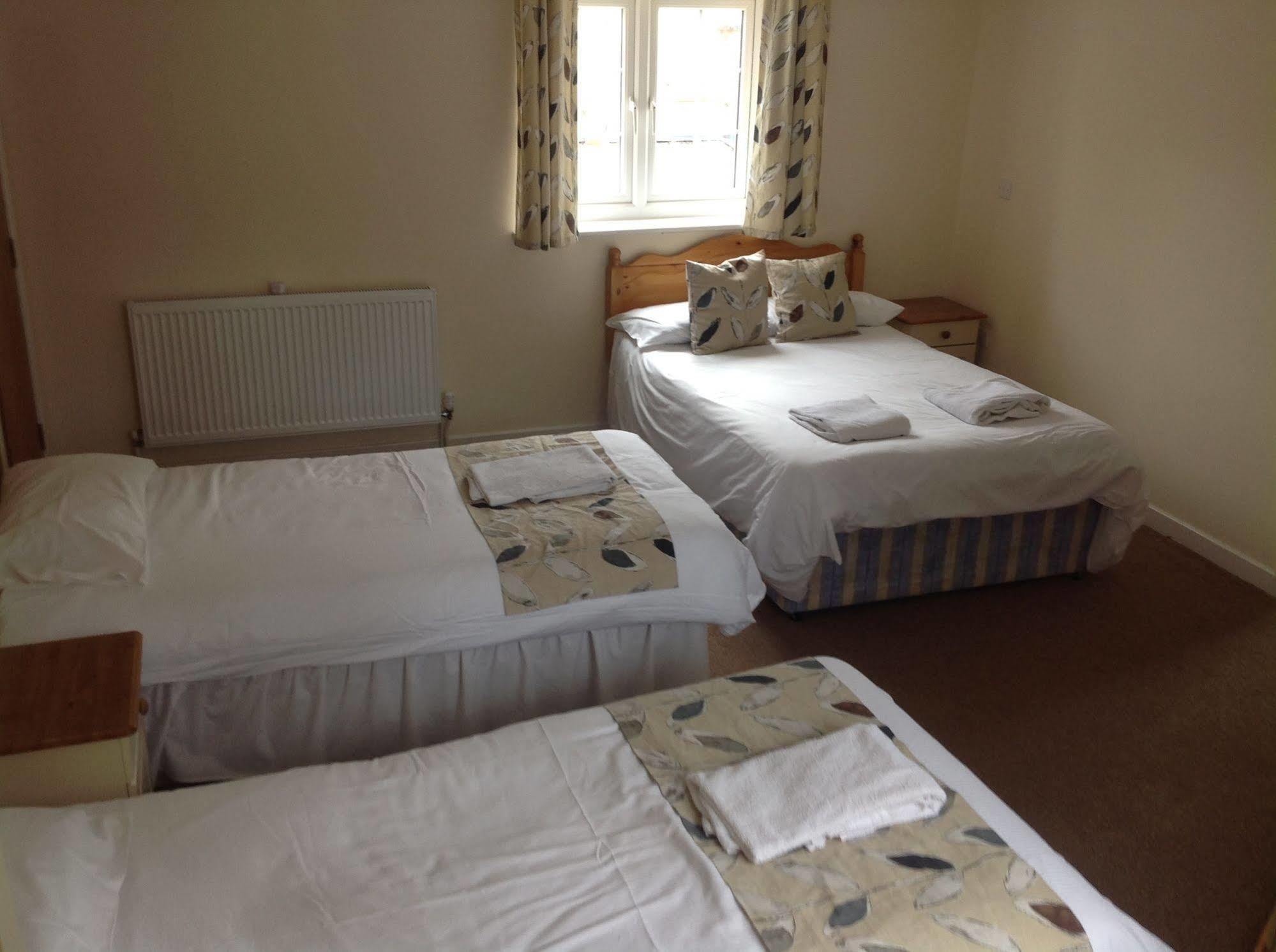 The Glan Yr Afon Inn Holywell  Kültér fotó