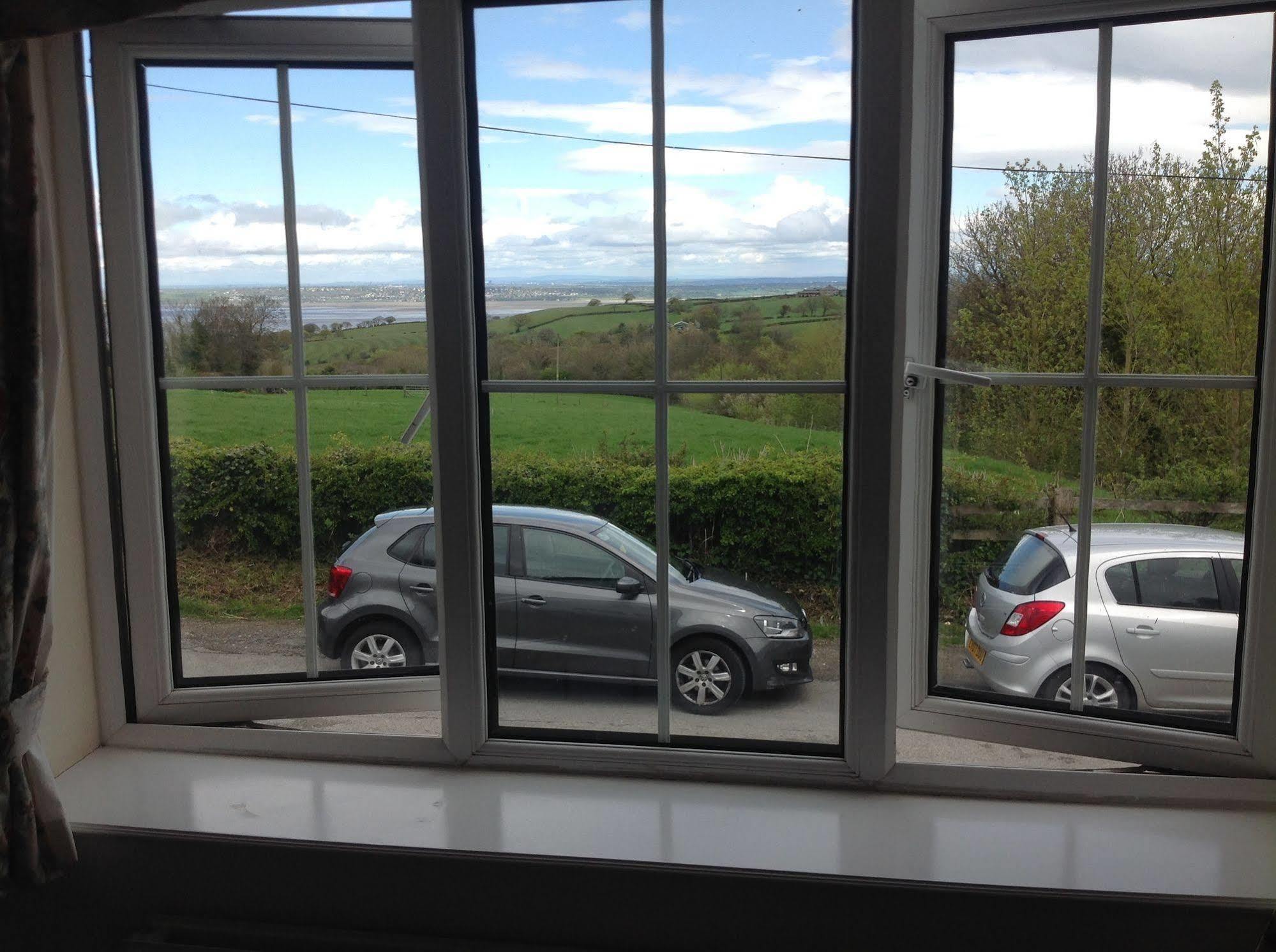 The Glan Yr Afon Inn Holywell  Kültér fotó